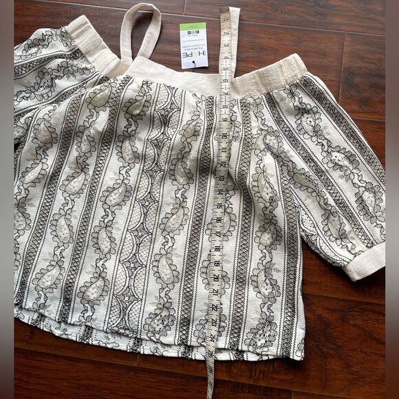 NWT Entro Women’s Off the Shoulder White and Black Lace Top Size M - Picture 6 of 10